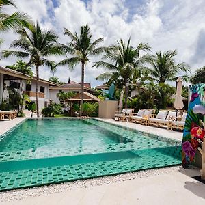 Apartment Pool View